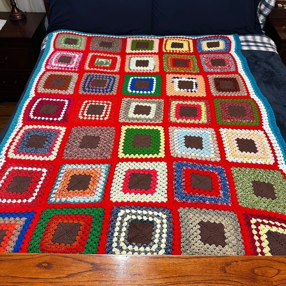 Vtg Handmade Granny Square Crochet Full/Queen Size Afghan Blanket 120x80 Core